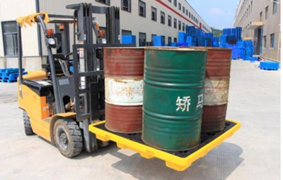 Pallet chứa 4 phuy chống tràn dầu và hóa chất PAL114